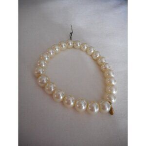 Vintage Monet Faux creamy Pearl Stretch Bracelet Costume Estate Jewelry
